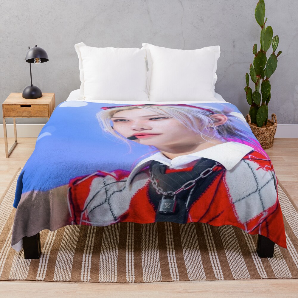Felix Sunshine Stray Kids Throw Blanket