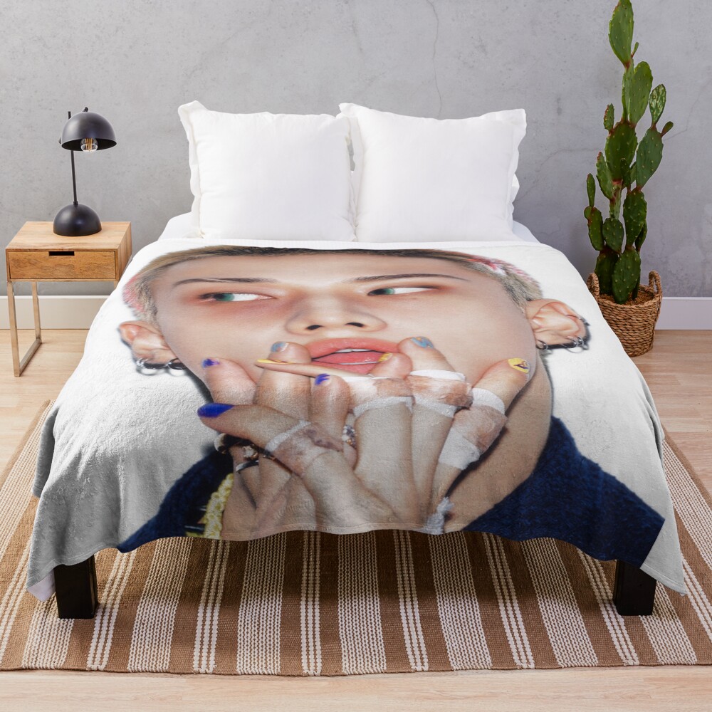 Hyunjin Slay Stray Kids Throw Blanket