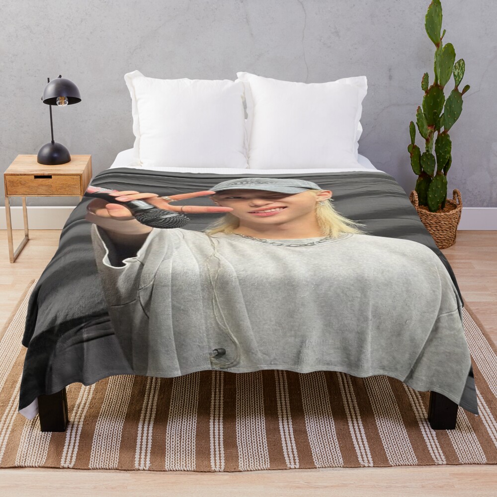 Felix Cute Sunshine Stray Kids Throw Blanket