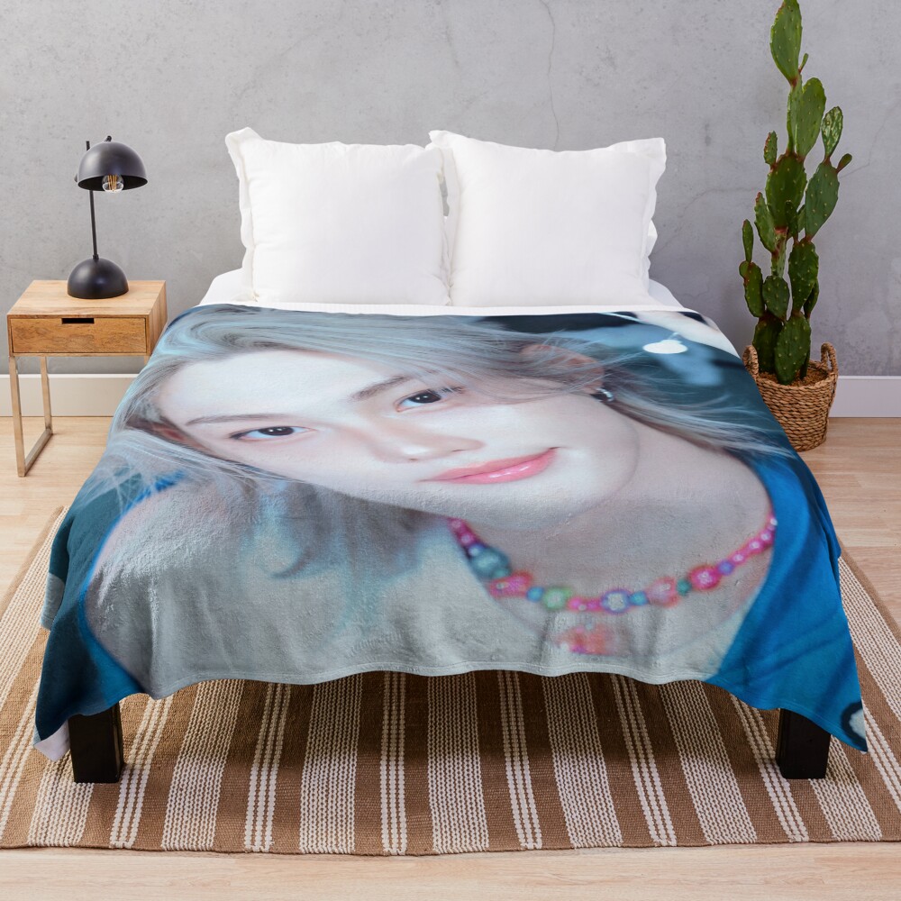 Felix Stray Kids Throw Blanket