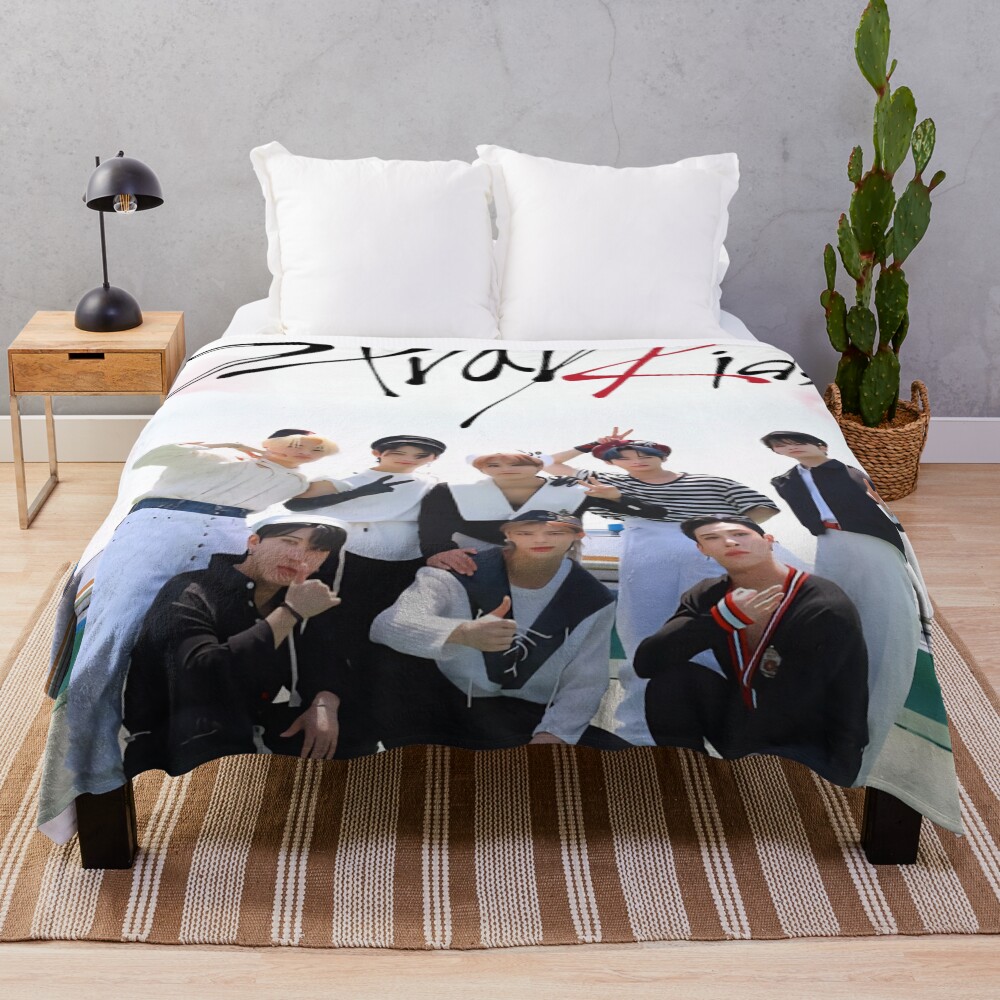 Stray Kids Dominate World Tour Throw Blanket