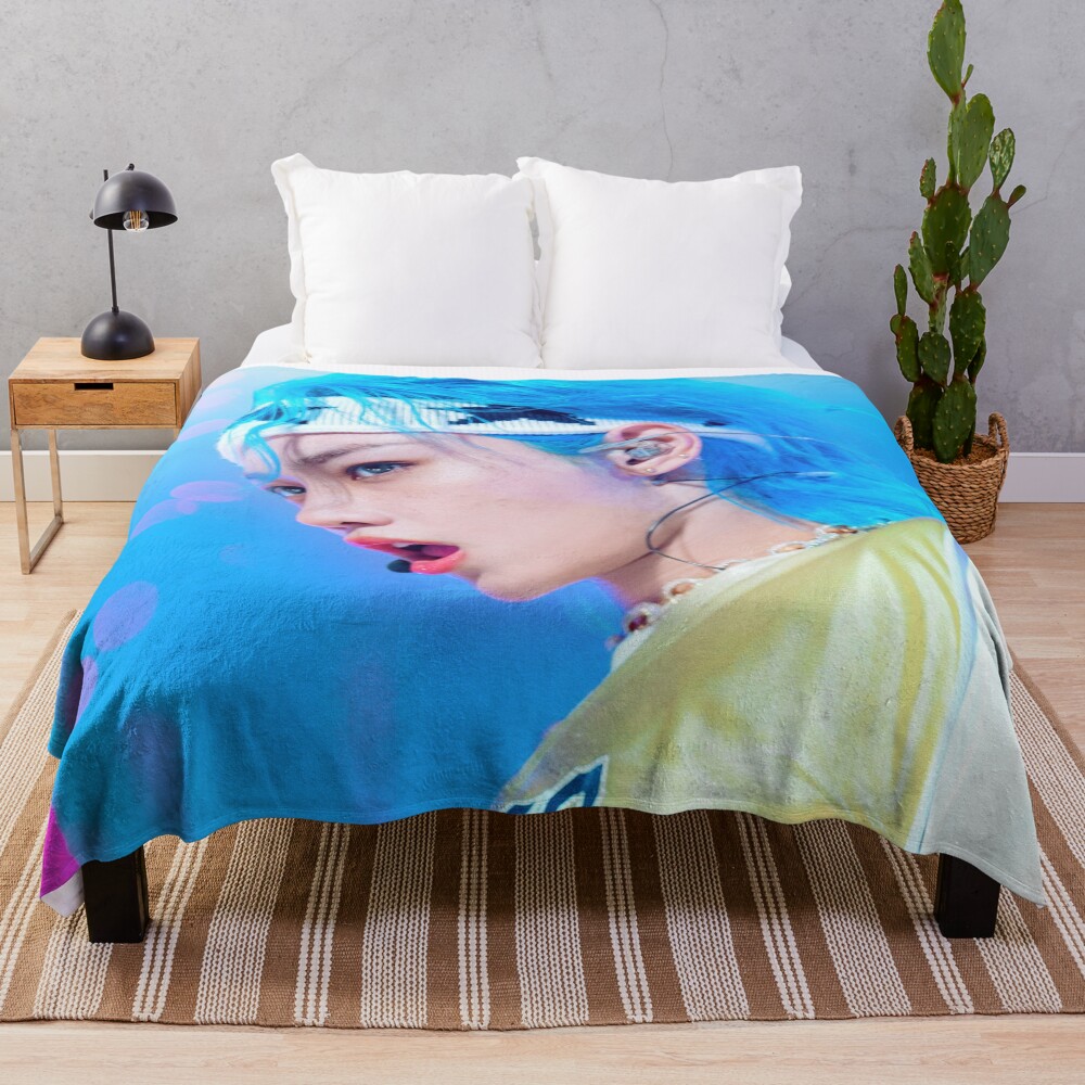 Felix Sunshine Throw Blanket