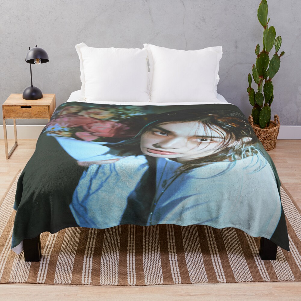 Hyunjin Stray Kids World Tour Throw Blanket